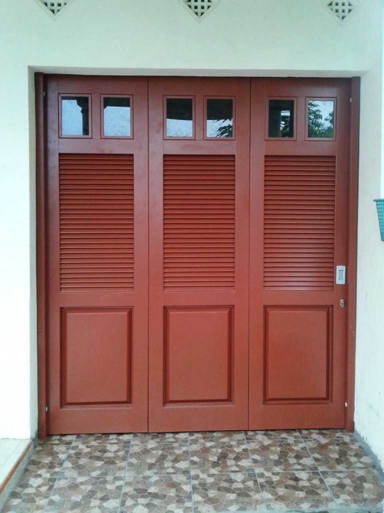 Pintu Garasi Besi