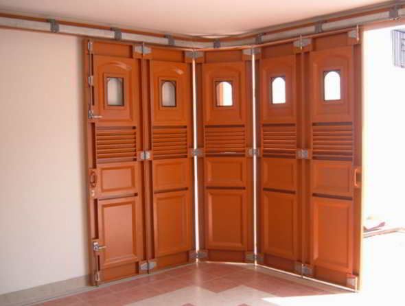 Pintu Garasi